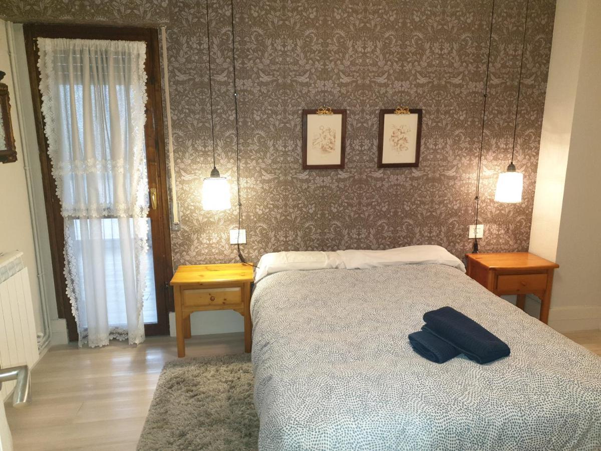 Apartamento Los Valles Jaca Ngoại thất bức ảnh